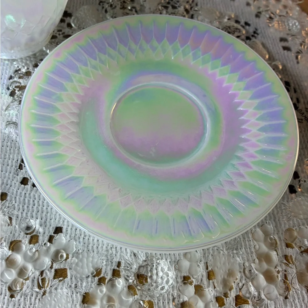 Federal glass Iridescent cup n Saucer - Picture 3 of 10